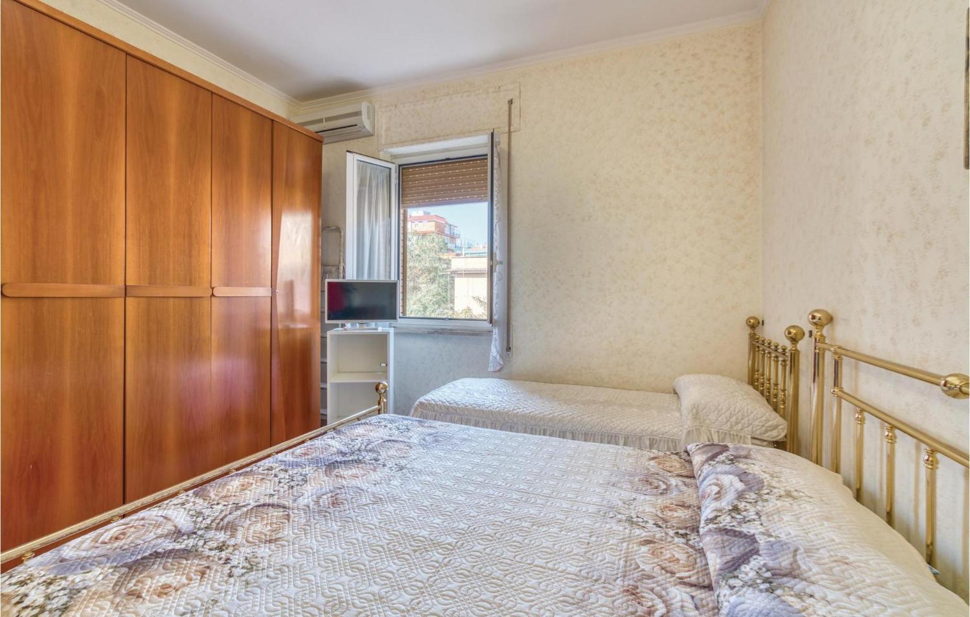 Gorgeous Apartment In Ladispoli Rm With Wifi Kültér fotó